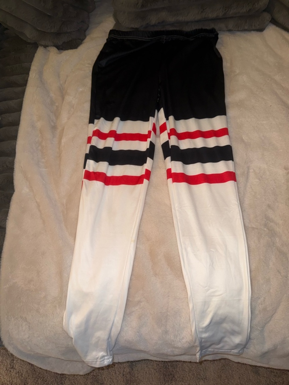Women’s NWOT White & Red Striped leggings
